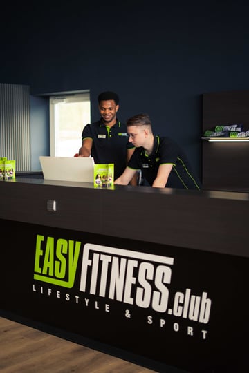Empfangstresen eines Lifestyle & Sport Fitnessstudios
