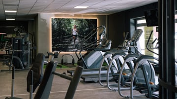 Cardiobereich im EASYFITNESS Smart Gym Hohenhameln mit Laufbändern und Crosstrainern